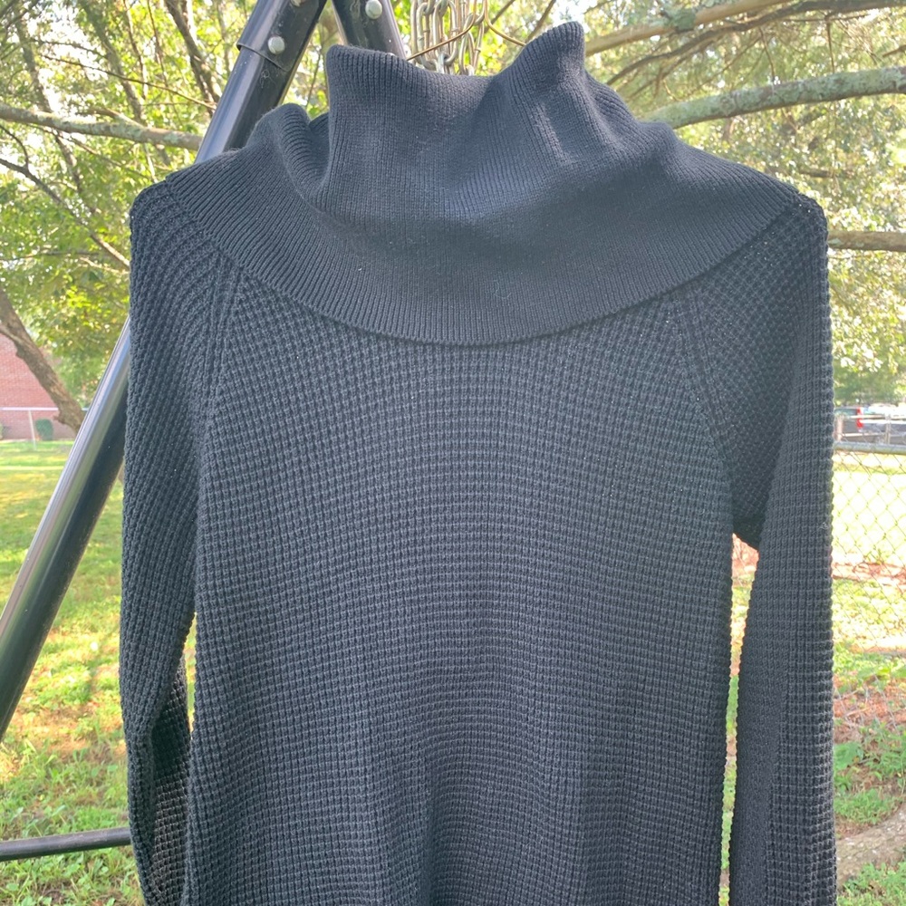 THICK FORMAL SWEATER